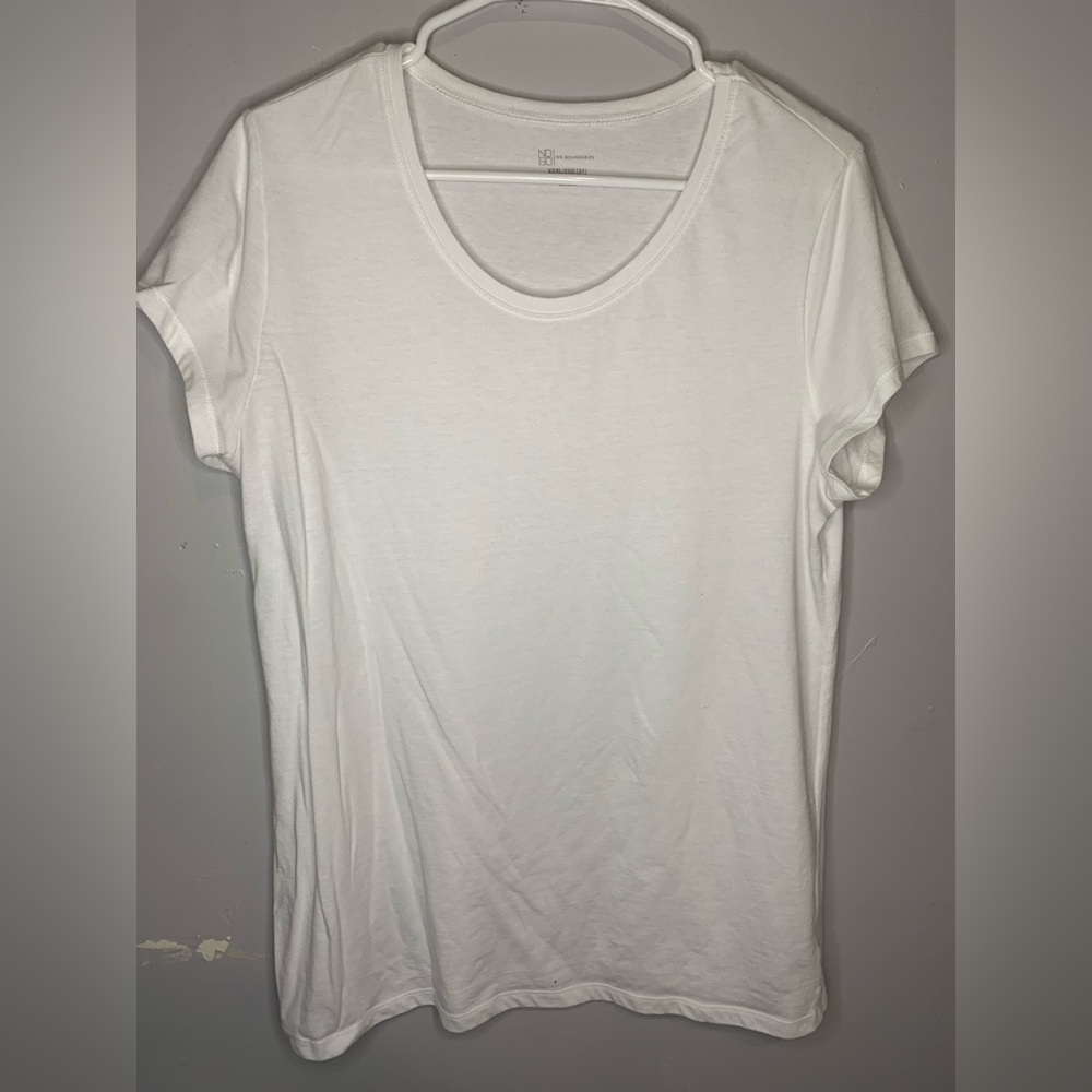 Plain white Tee